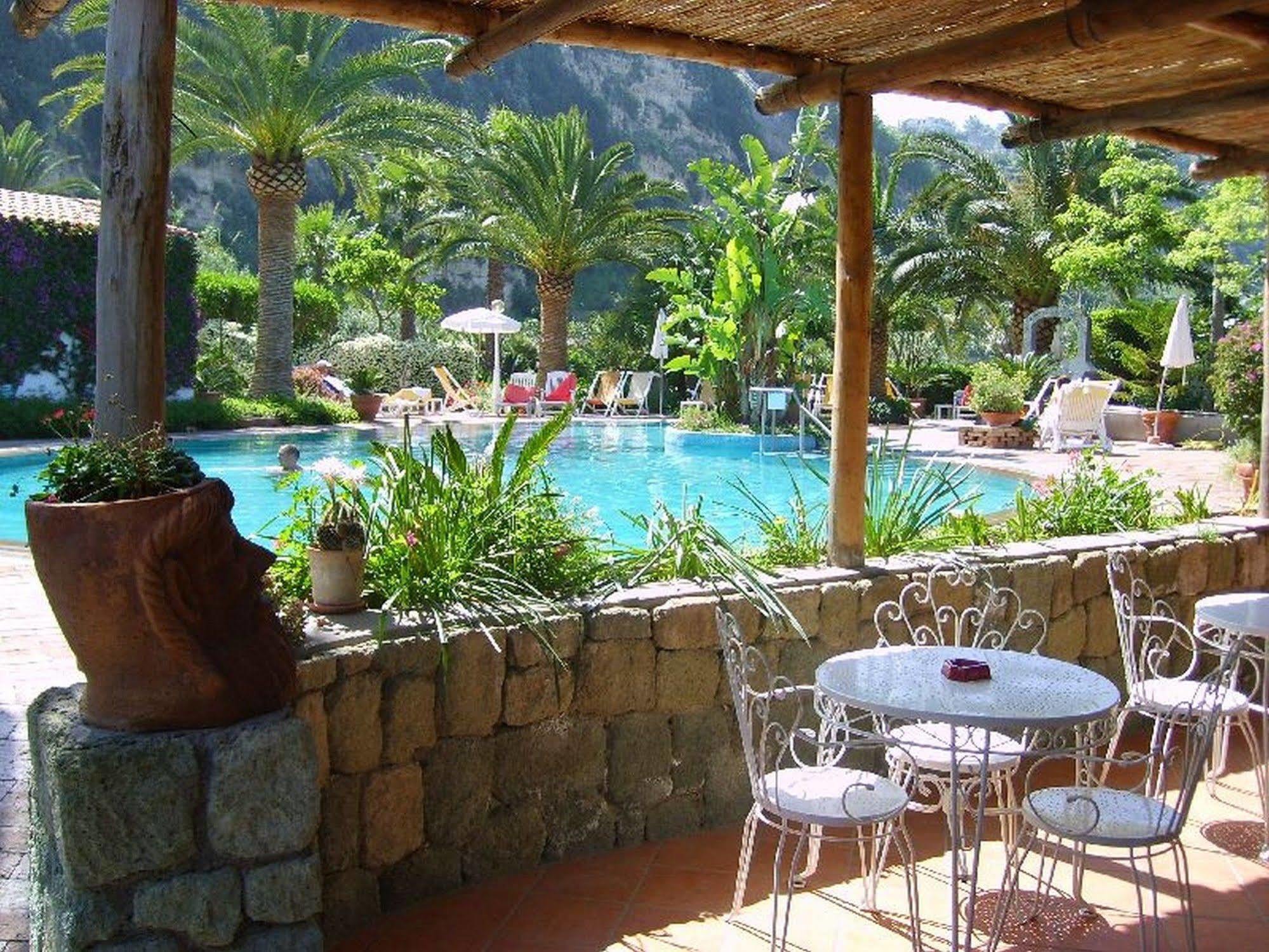 Hotel Semiramis De Charme & Pools 3*