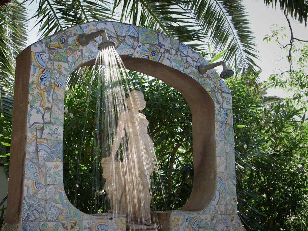 Semiramis De Charme & Pools 3*