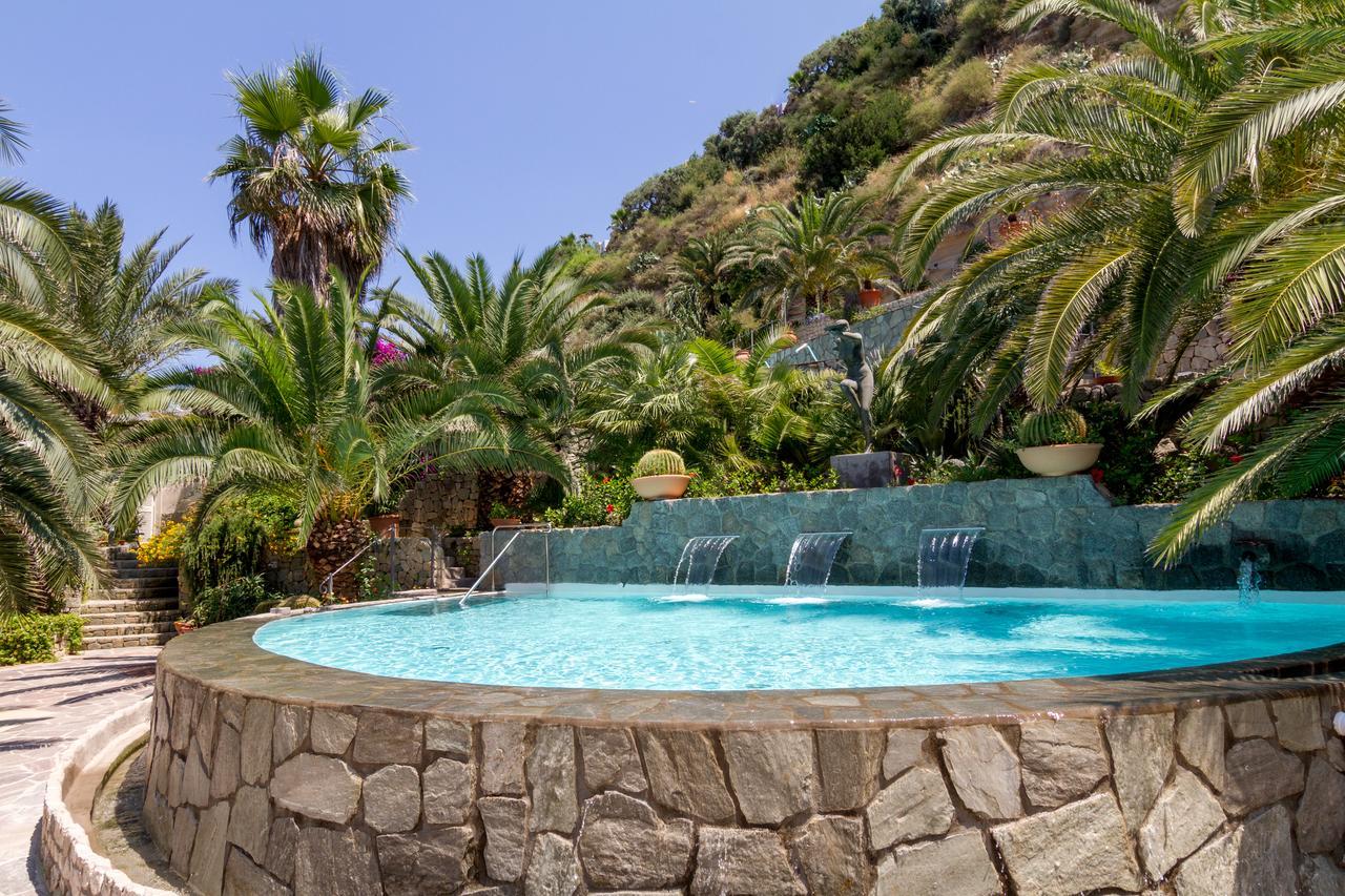Hotel Semiramis De Charme & Pools 3*