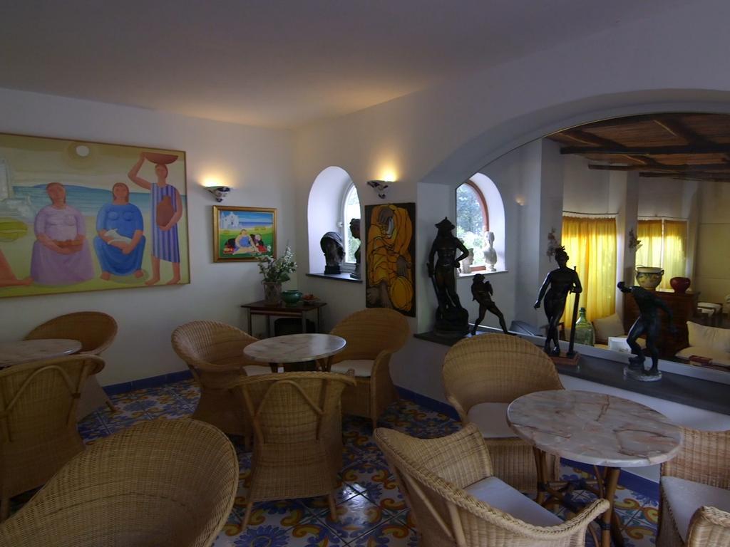 Hotel Semiramis De Charme & Pools